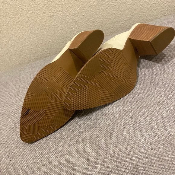 Booties used but it great condition - Picture 5 of 8